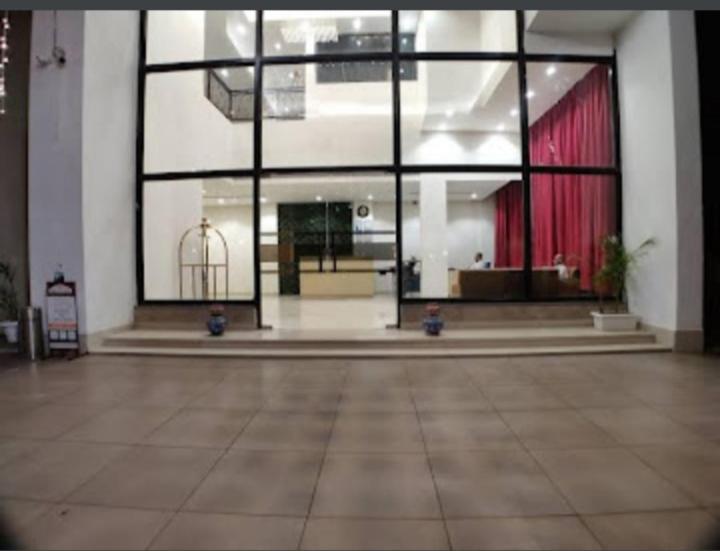 Derby Greens Hotel โบปาล ภายนอก รูปภาพ